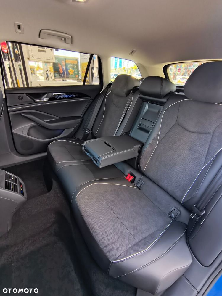 Volkswagen Passat - 30