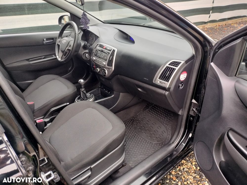 Hyundai i20 - 17