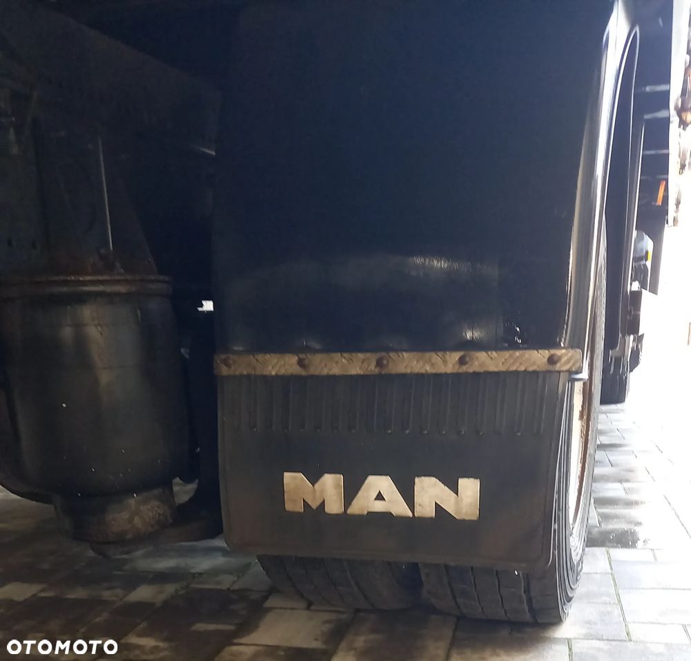 MAN TGL 12.180 4X2 BL - 16