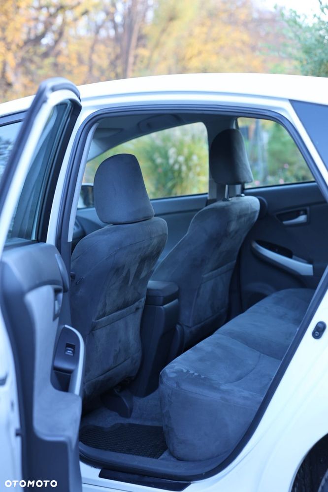 Toyota Prius (Hybrid) Comfort - 8