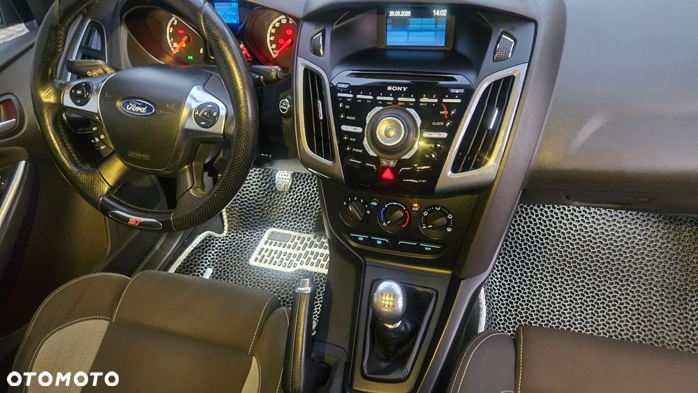 Ford Focus 2.0 EcoBoost ST mit Leder-Sport-Paket - 21