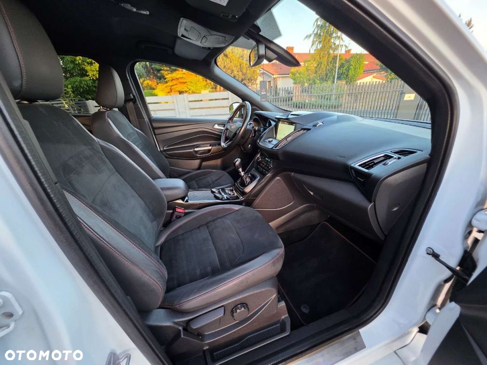Ford Kuga - 24