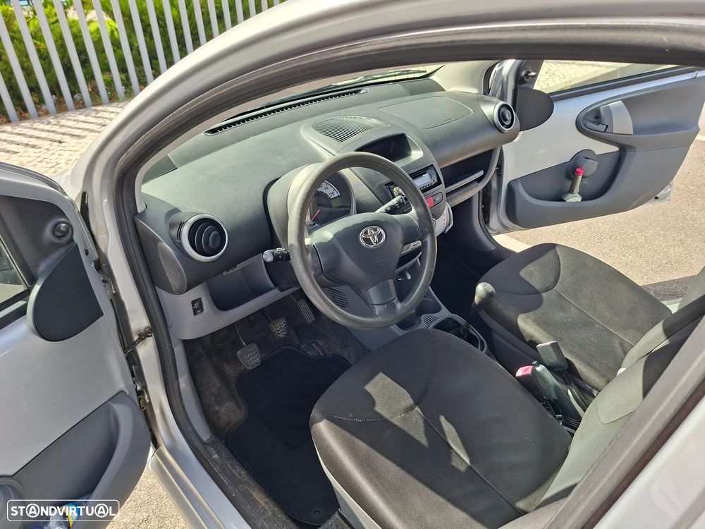 Toyota Aygo Standard - 10