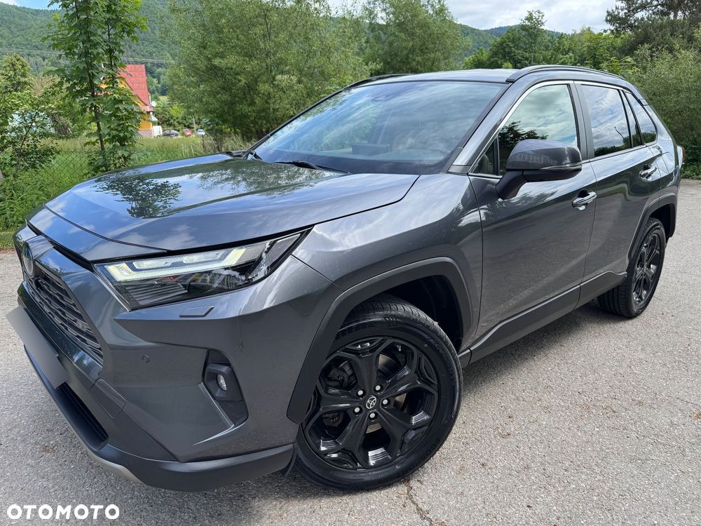 Toyota RAV4 - 1