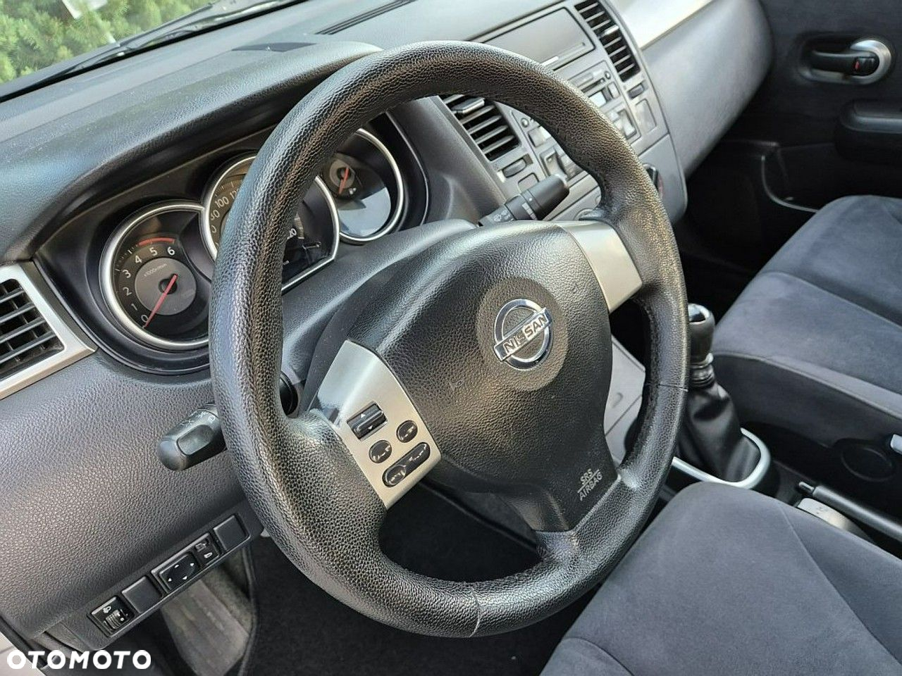 Nissan Tiida - 14