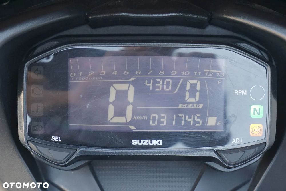 Suzuki GSX - 19