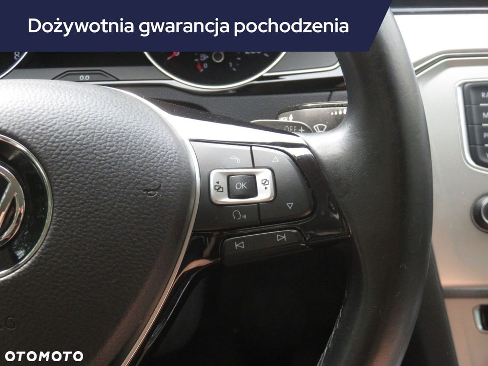 Volkswagen Passat - 21