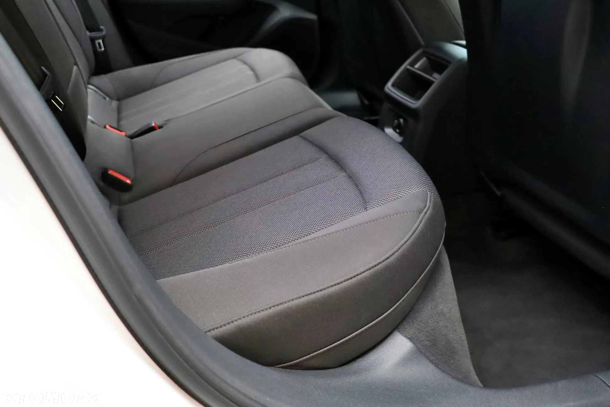 Audi A4 35 TFSI S tronic - 15