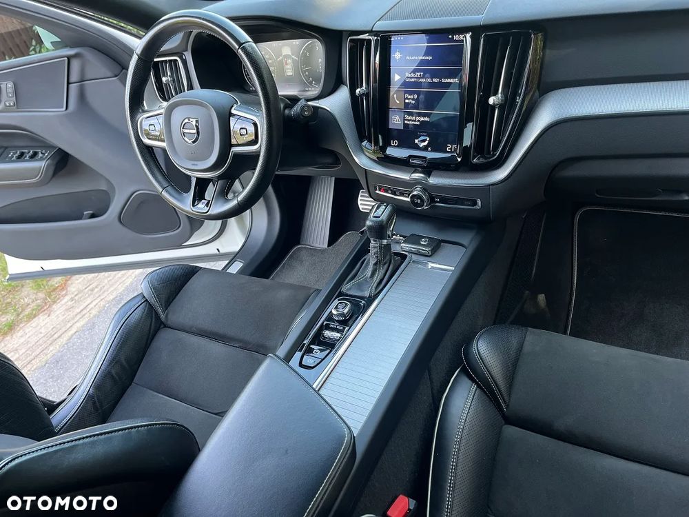 Volvo XC 60 D5 AWD R-Design - 10