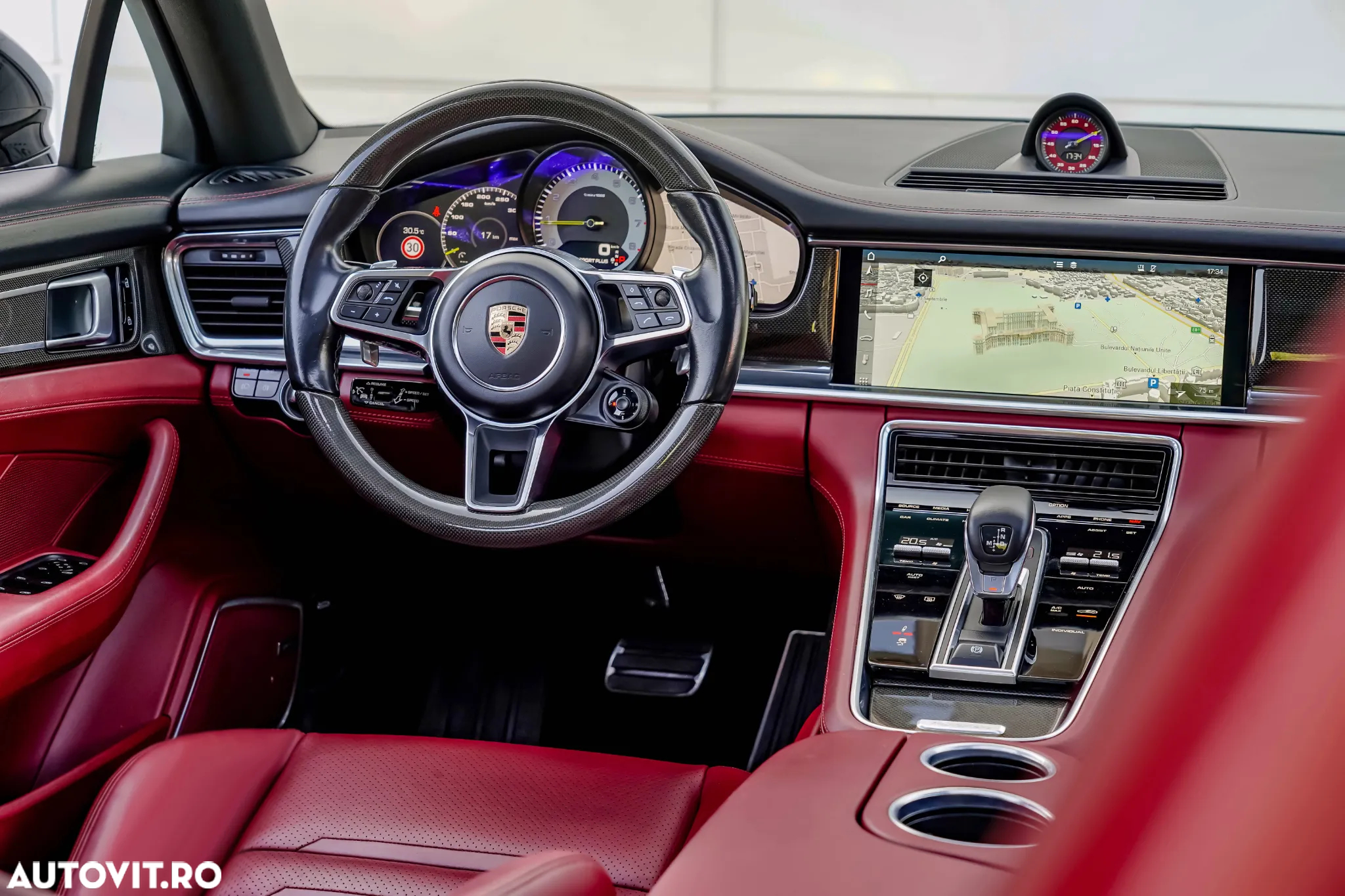 Porsche Panamera 4 E-Hybrid - 7