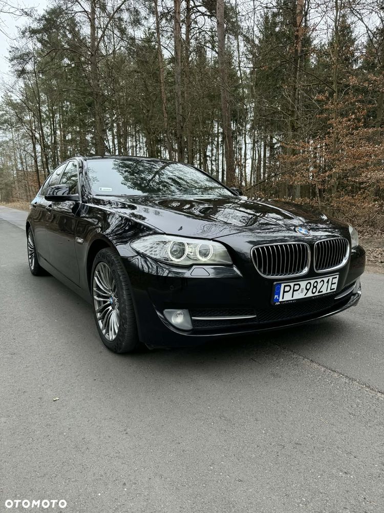 BMW Seria 5 520d xDrive Luxury Line - 2