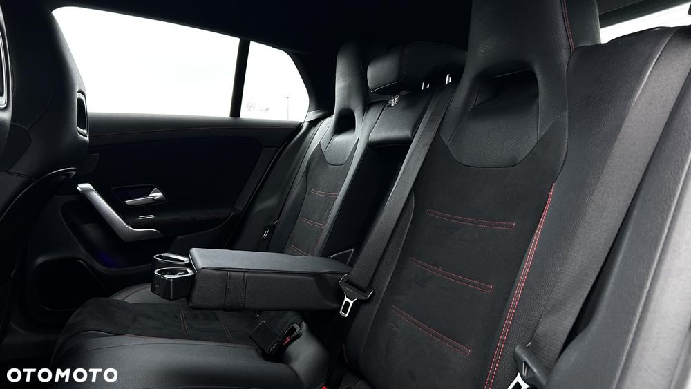 Mercedes-Benz CLA 180 AMG Line 7G-DCT - 26