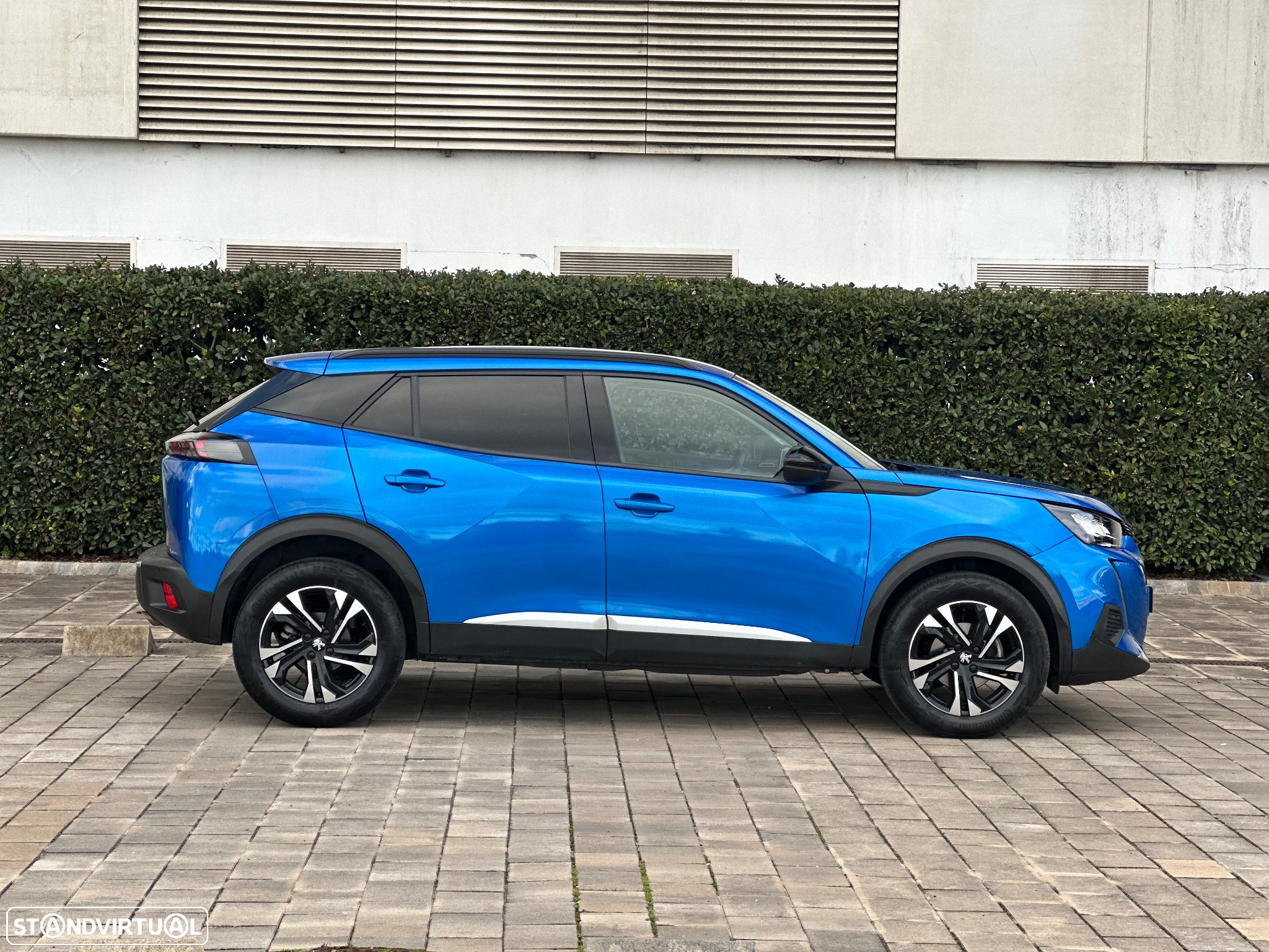 Peugeot 2008 1.2 PureTech Allure Pack - 4
