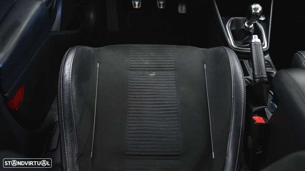 Ford Fiesta 1.5 EcoBoost S&S ST X - 33