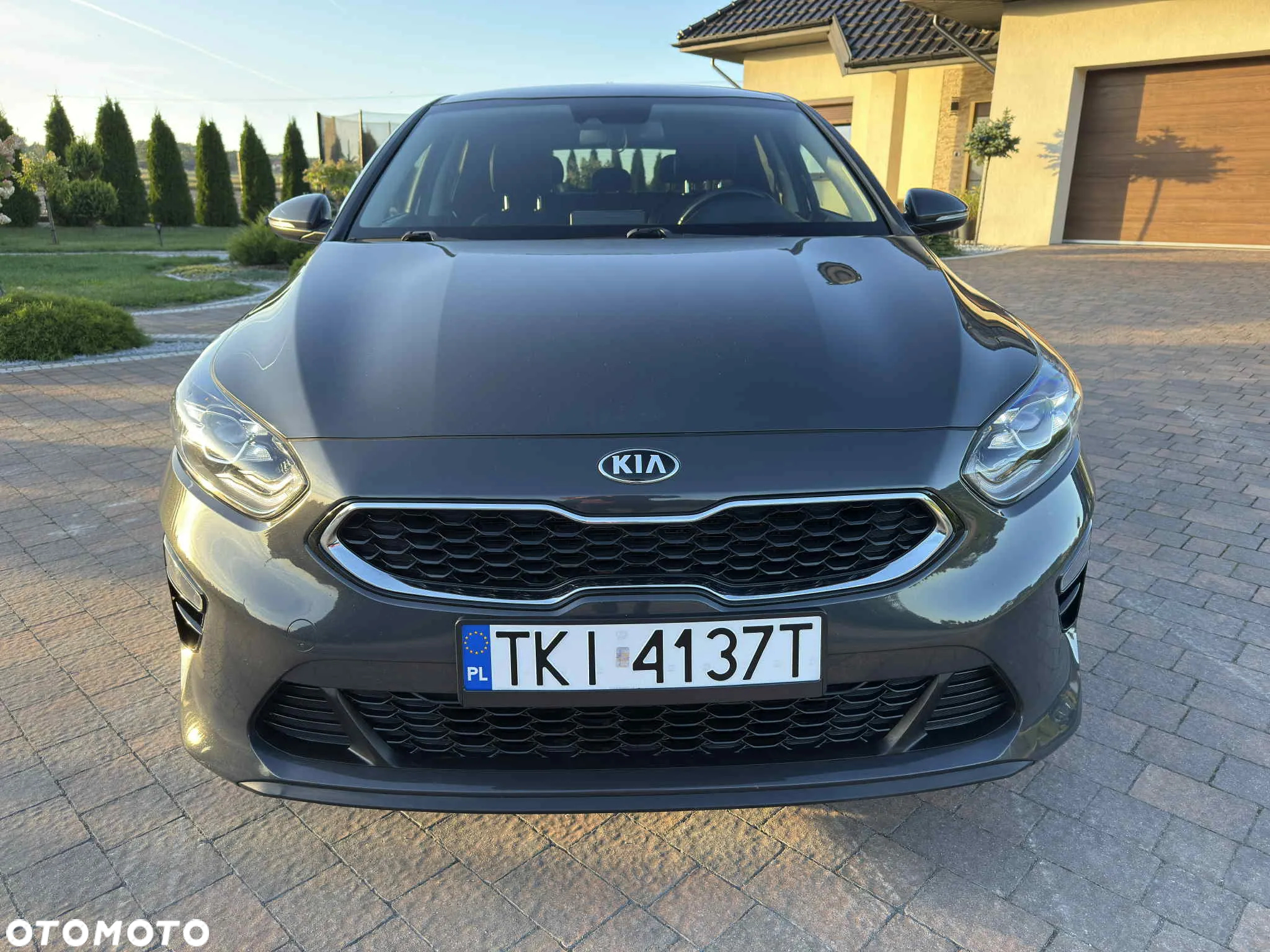 Kia Ceed - 4