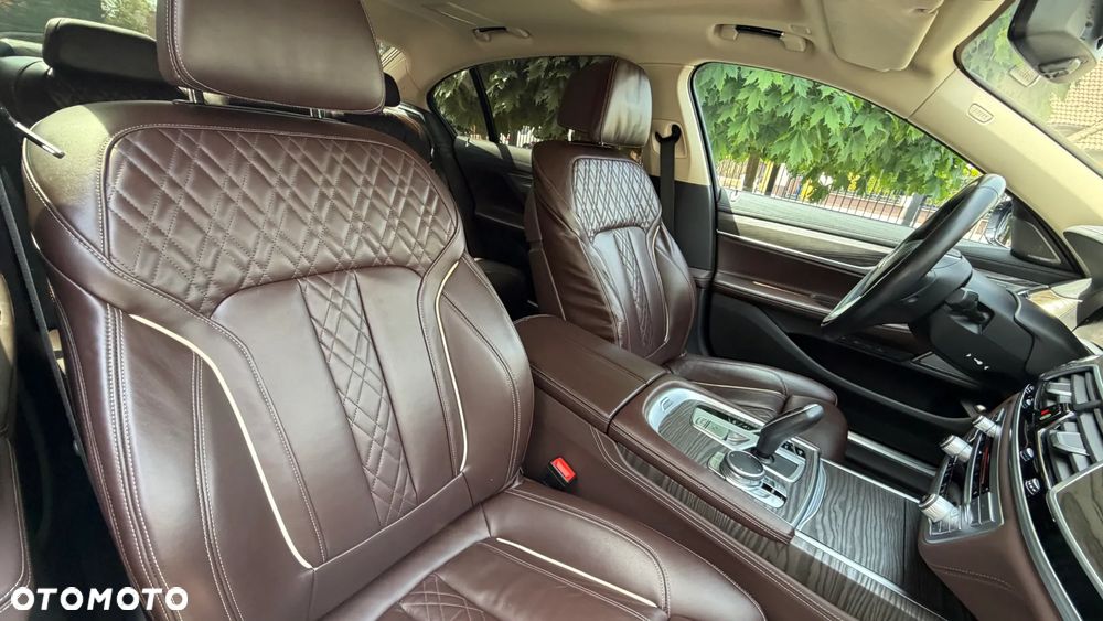 BMW Seria 7 730Ld xDrive mHEV - 26