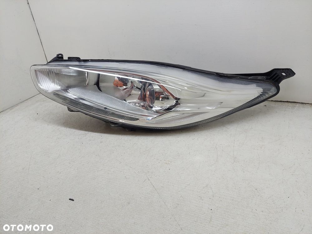 Ford Fiesta MK7 VII lift lampa przód led soczewka - 3