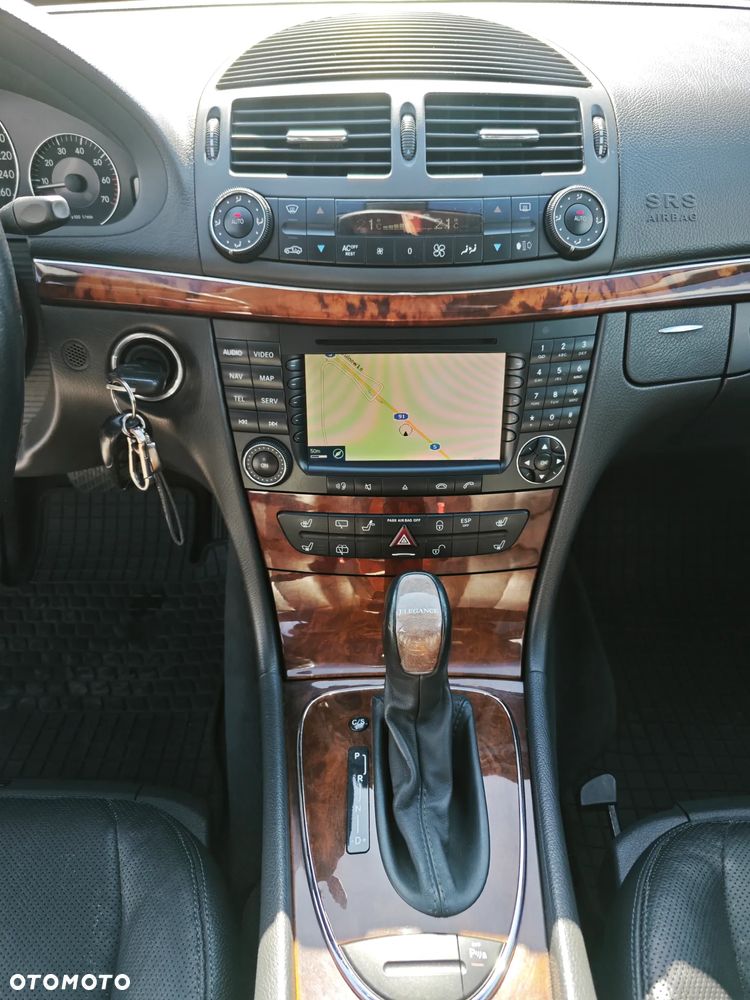 Mercedes-Benz Klasa E 320 T 4-Matic Elegance - 13
