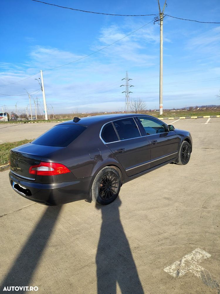 Skoda Superb 2.0 TDI PD Comfort - 4