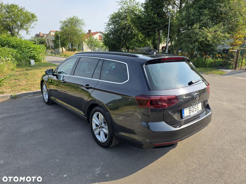 Volkswagen Passat - 4