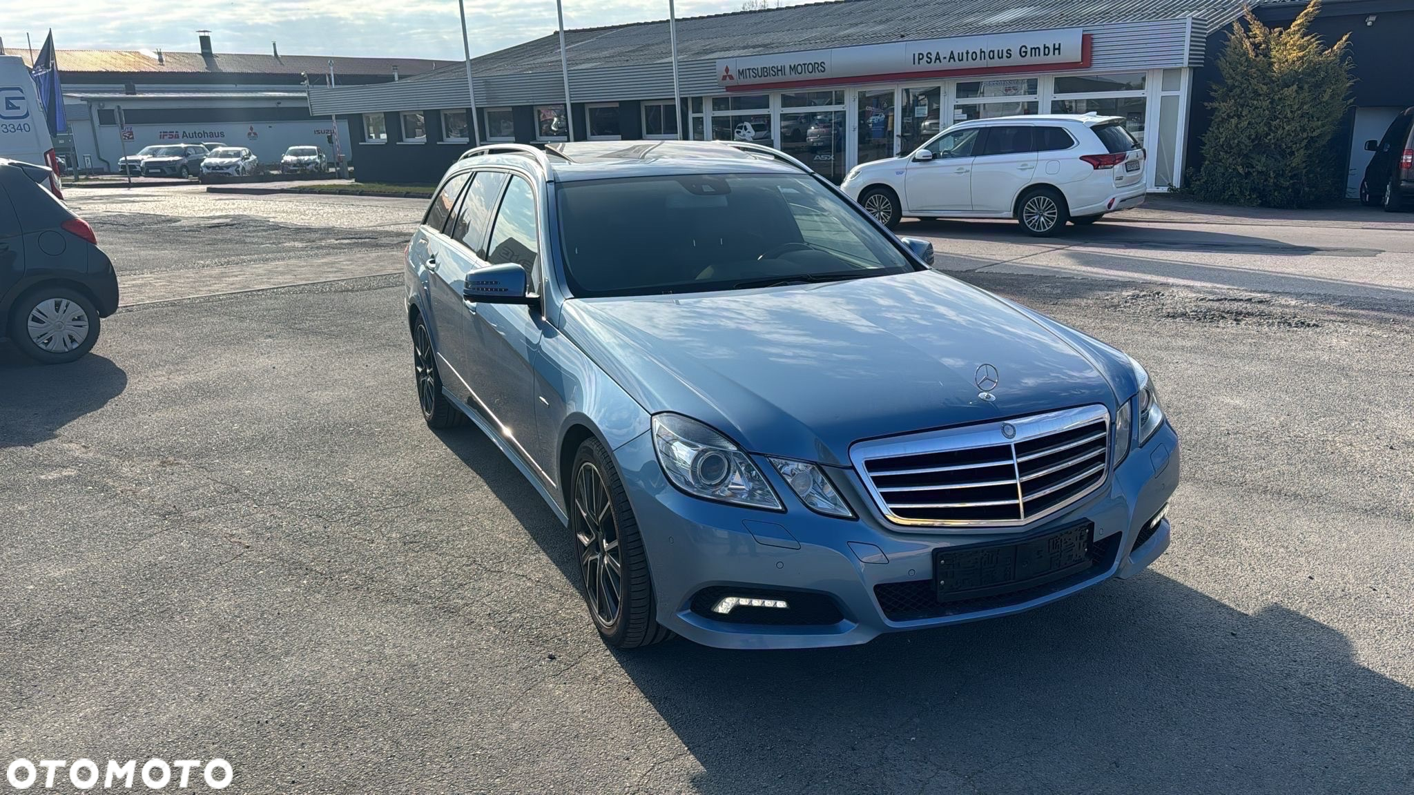 Mercedes-Benz Klasa E 250 T CDI DPF BlueEFFICIENCY 7G-TRONIC Avantgarde - 2