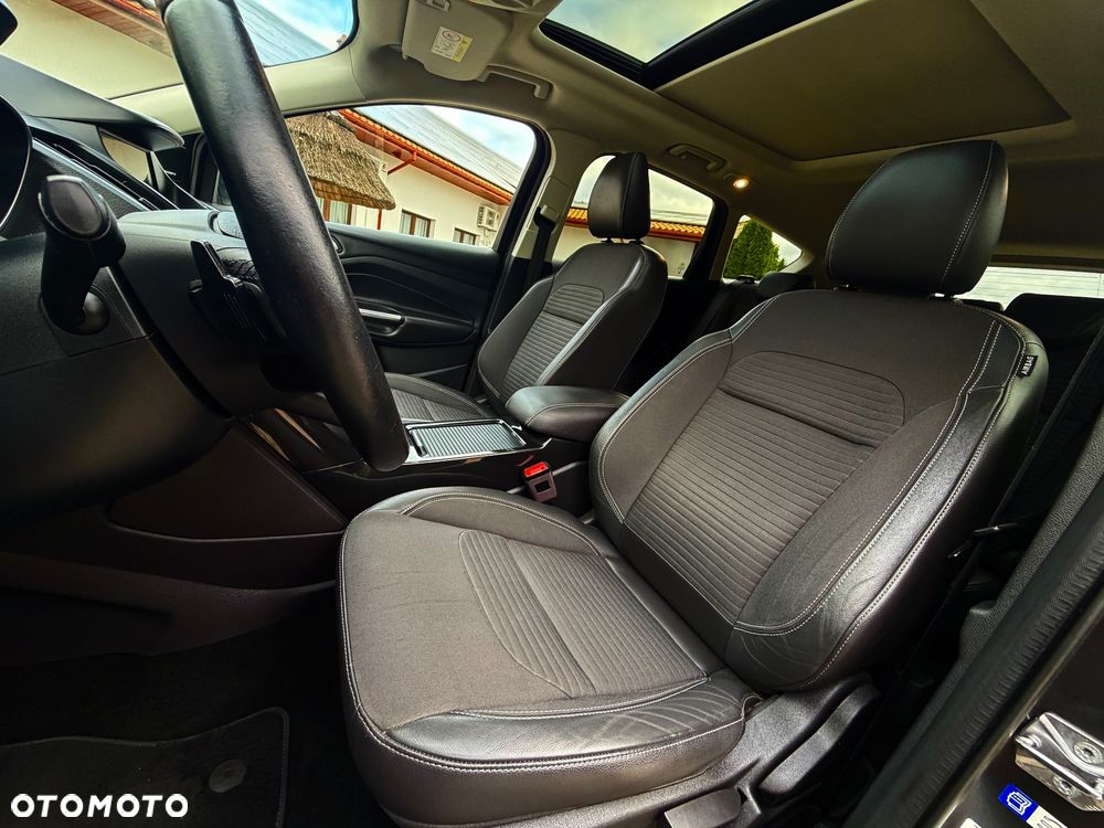 Ford Kuga 2.0 TDCi 4x4 Titanium - 32