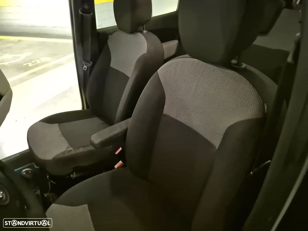 Dacia Lodgy 1.2 TCe Confort 7L - 44