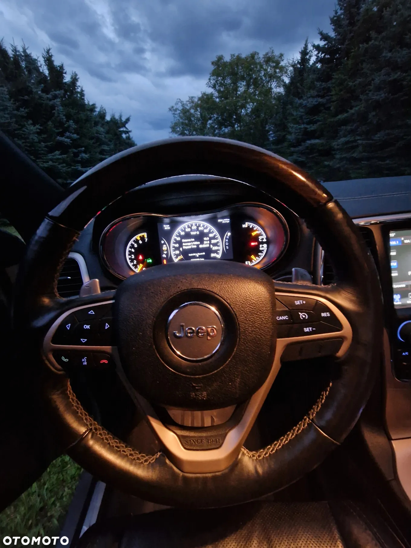 Jeep Grand Cherokee 5.7 V8 HEMI 4WD Automatik Overland - 12