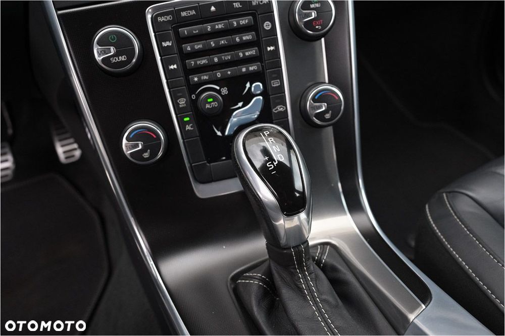 Volvo V60 D4 Geartronic RDesign - 15