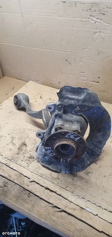 Zwrotnica piasta prawy przód przednia prawa BMW E60 E61 6760954R - 1