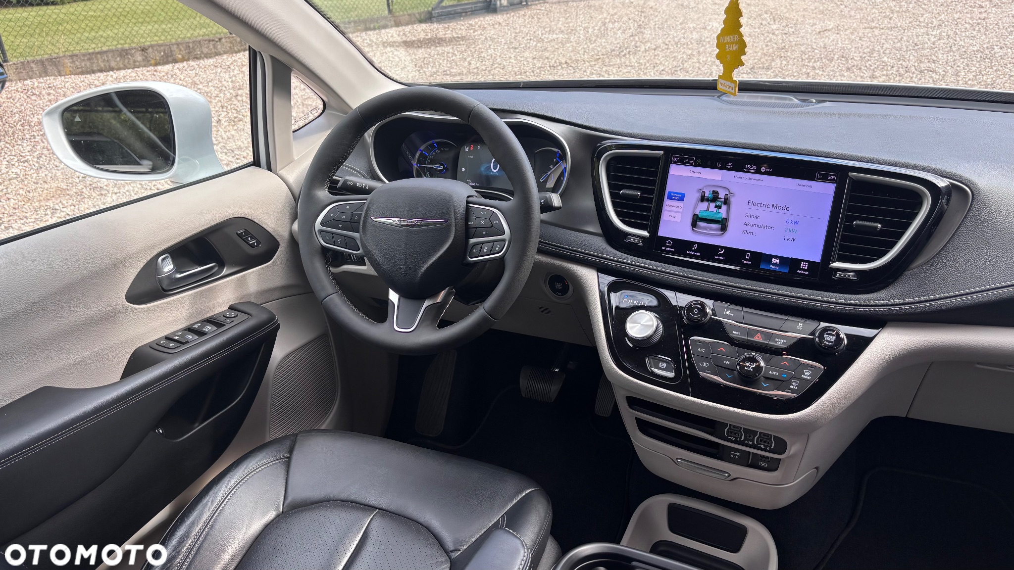 Chrysler Pacifica - 28