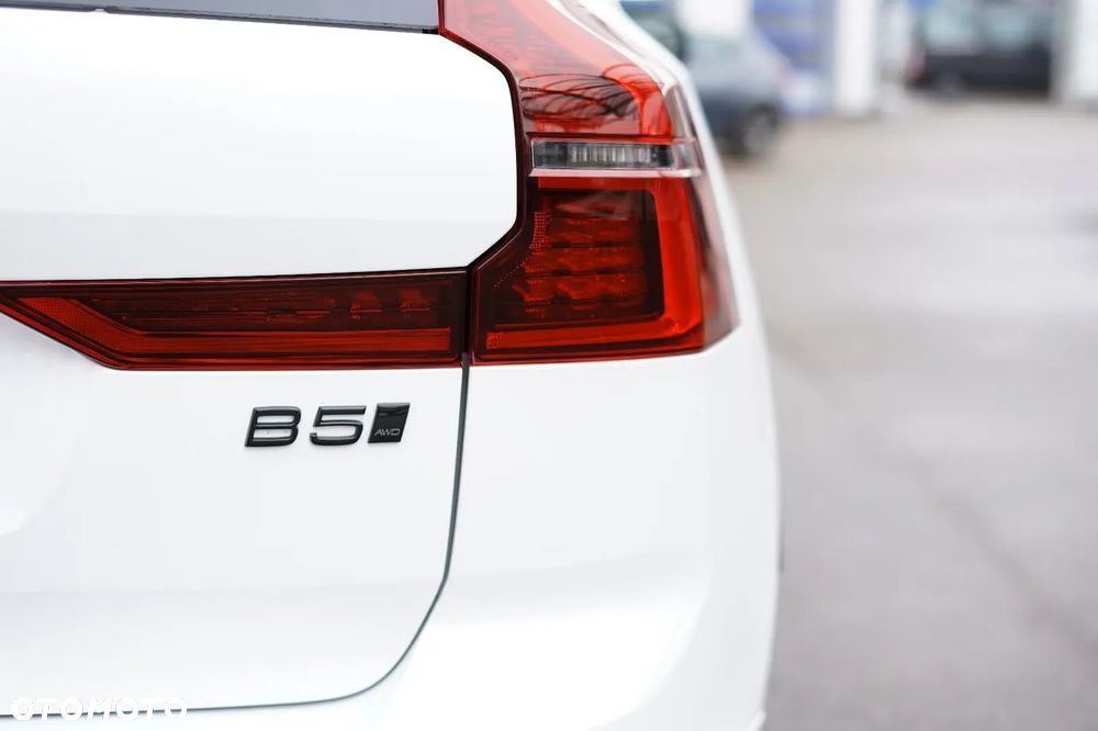 Volvo XC 60 B5 B AWD Plus Black Edition - 36