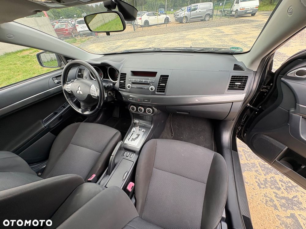 Mitsubishi Lancer 1.8 Clear Tec CVT Plus - 32