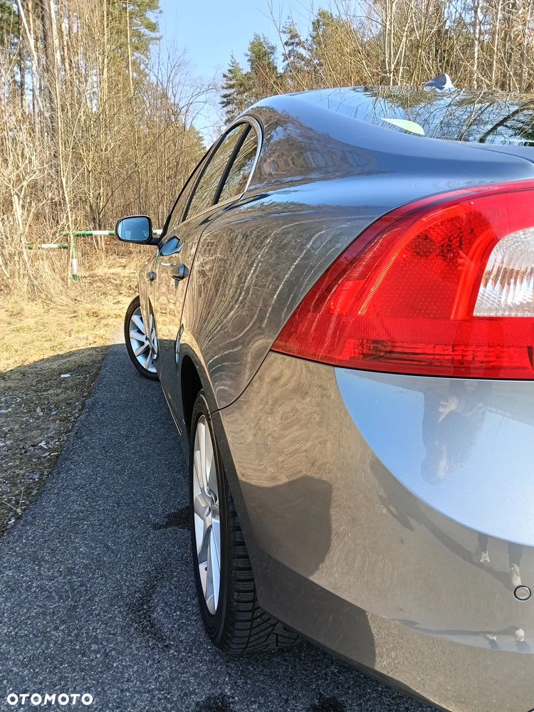 Volvo S60 D3 Geartronic Momentum - 9