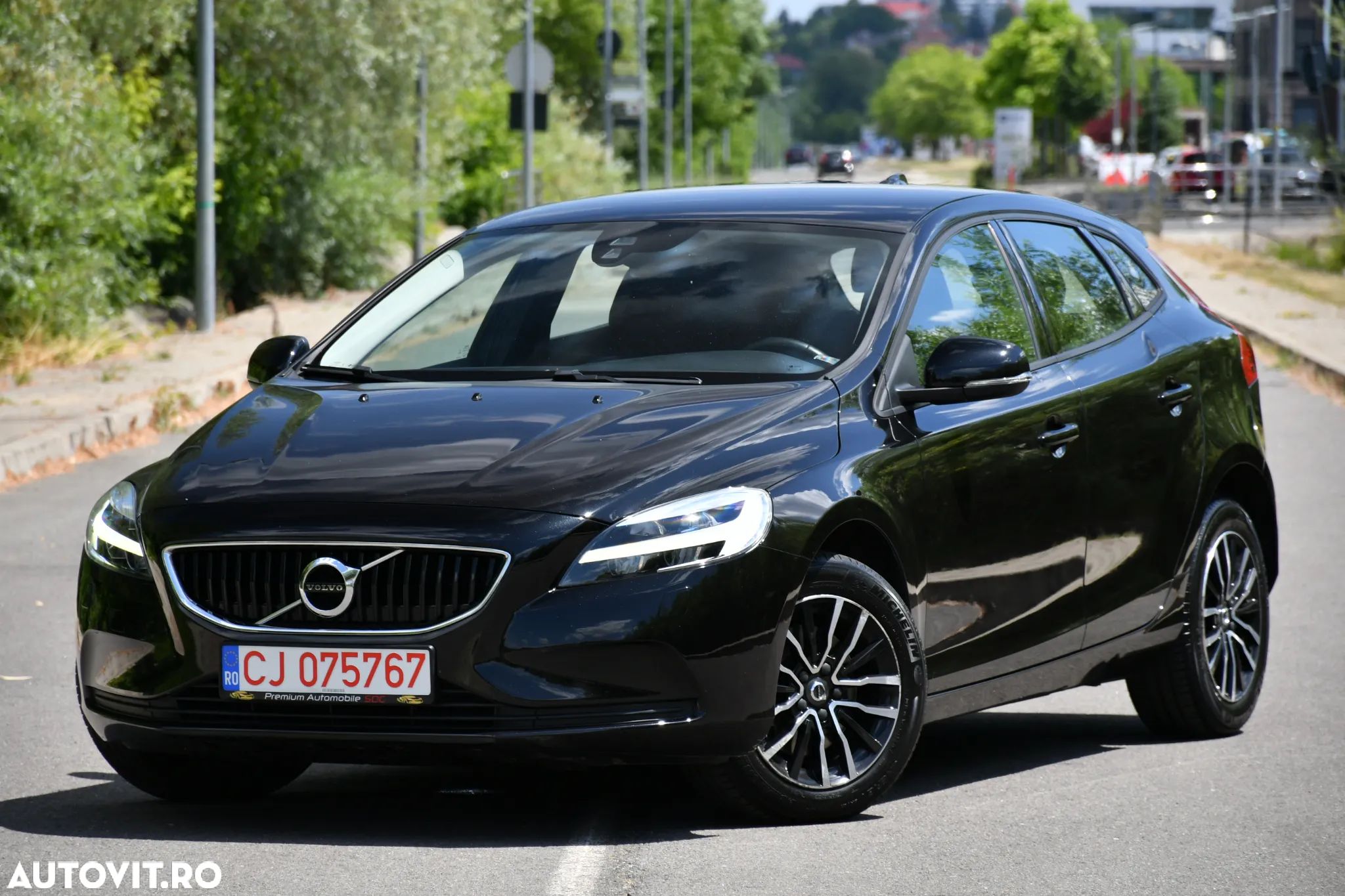 Volvo V40 T2 Summum - 1