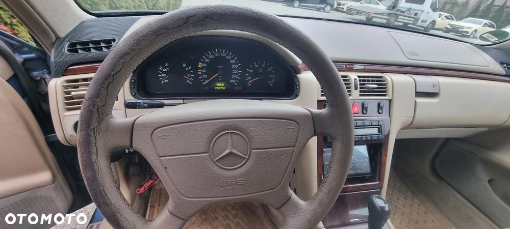 Mercedes-Benz Klasa E 420 T Avantgarde - 13