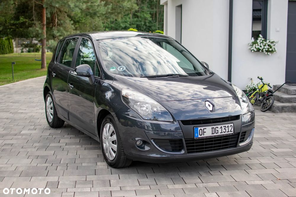 Renault Scenic - 1