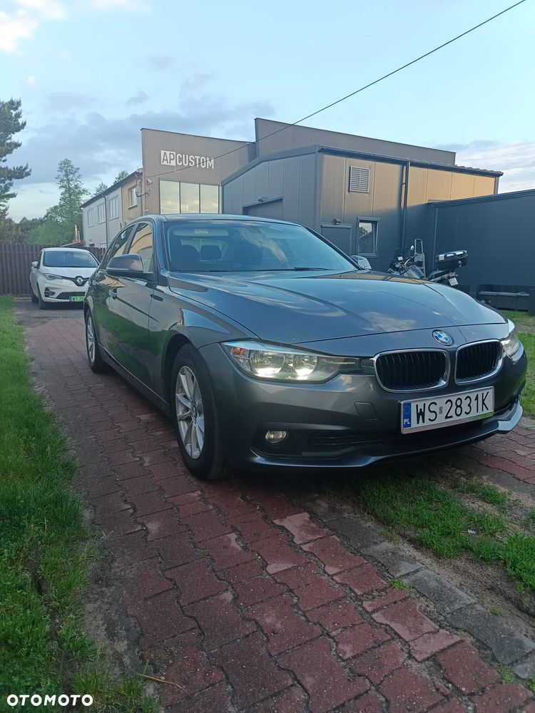 BMW Seria 3 318d - 39