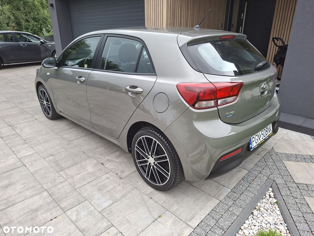 Kia Rio - 3