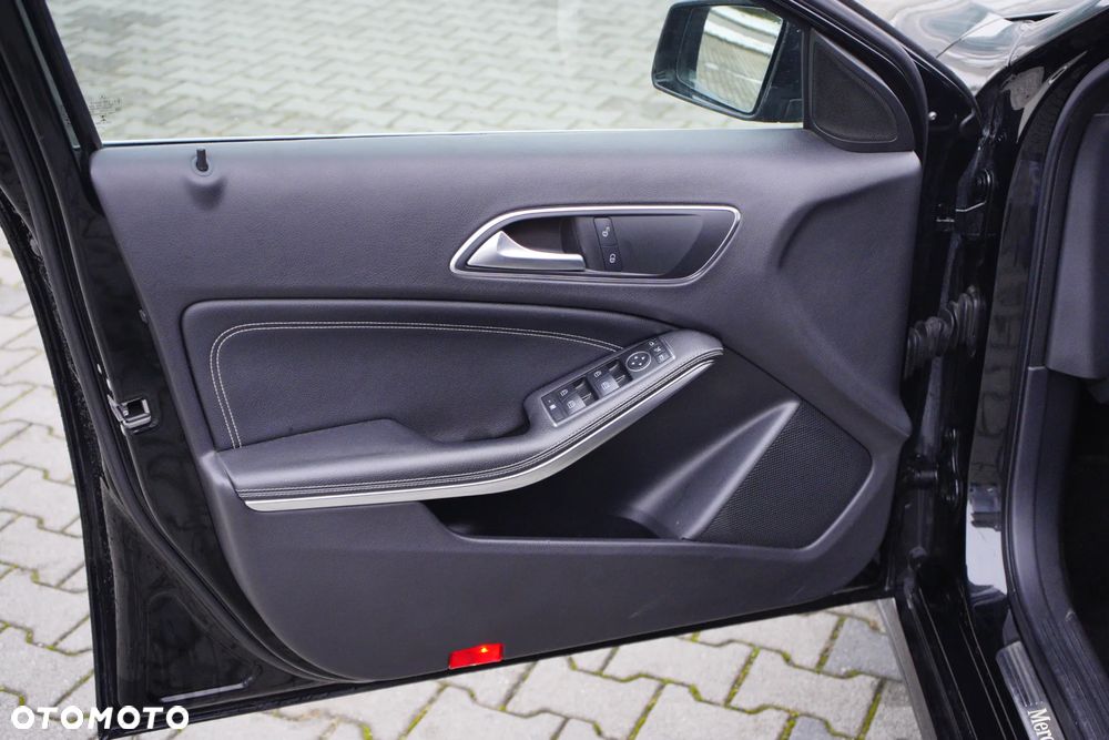 Mercedes-Benz Klasa A 200 CDI (BlueEFFICIENCY) 7G-DCT - 33