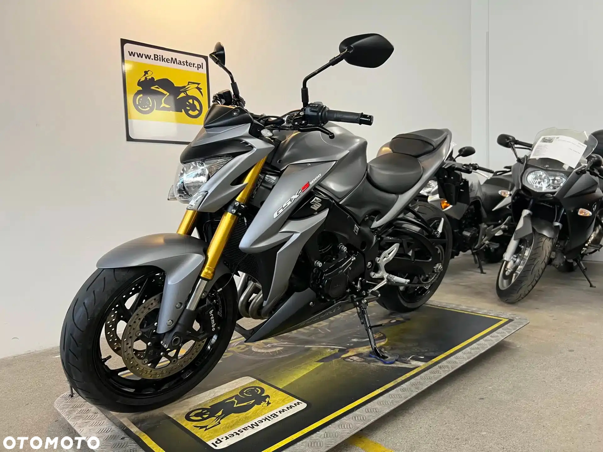 Suzuki GSX 1000 - 4