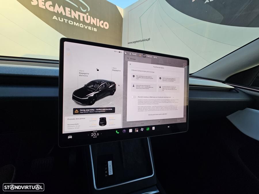 Tesla Model Y Long Range Dual Motor AWD - 38