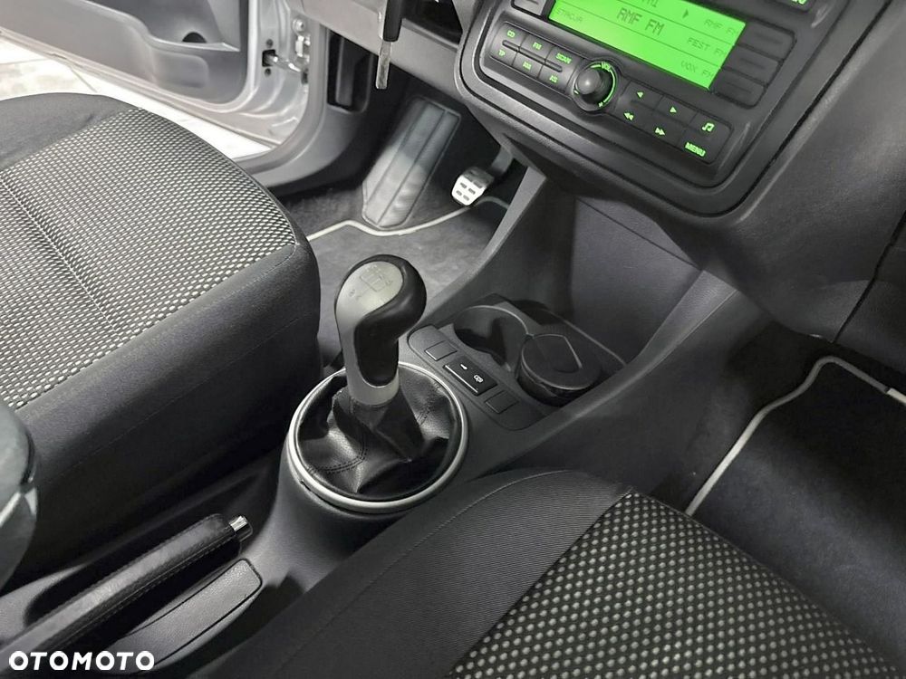 Skoda Roomster 1.9 TDI Scout PLUS EDITION - 38