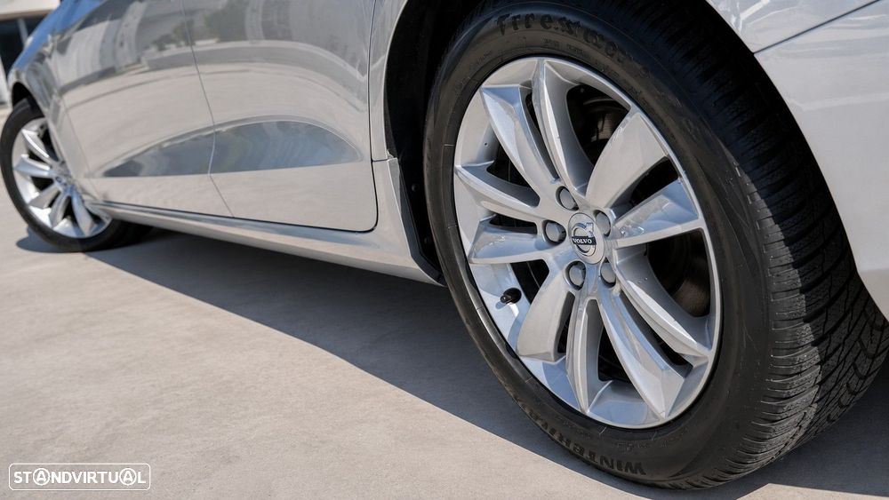 Volvo V60 2.0 B4 Momentum Geartronic - 13