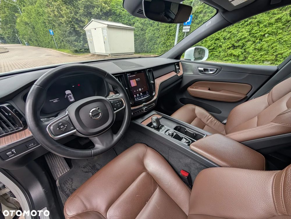 Volvo XC 60 B6 B AWD Momentum Pro - 12