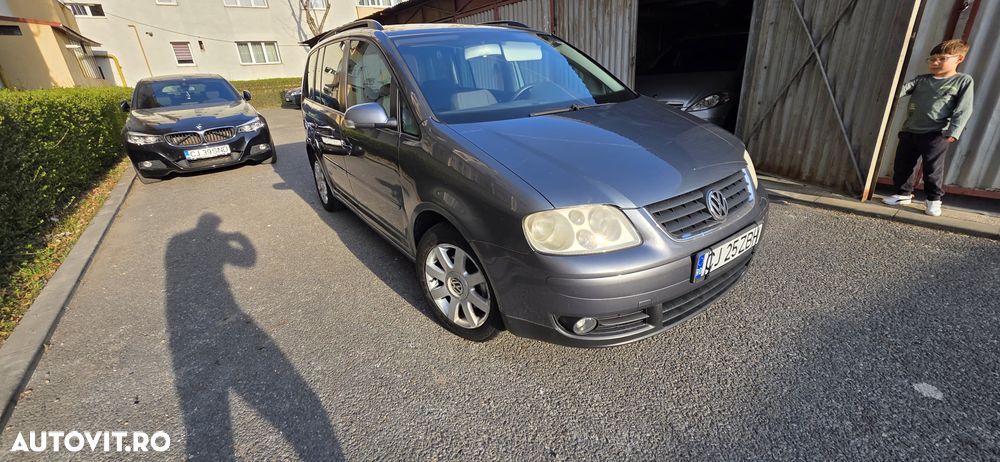 Volkswagen Touran 2.0 TDI DPF Highline - 3