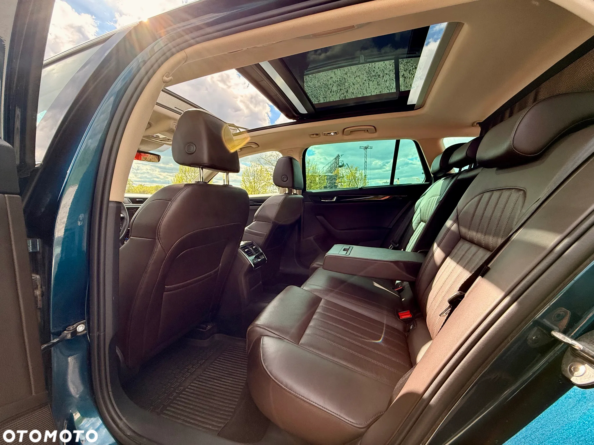 Skoda Superb 2.0 TDI 4x4 L&K DSG - 29