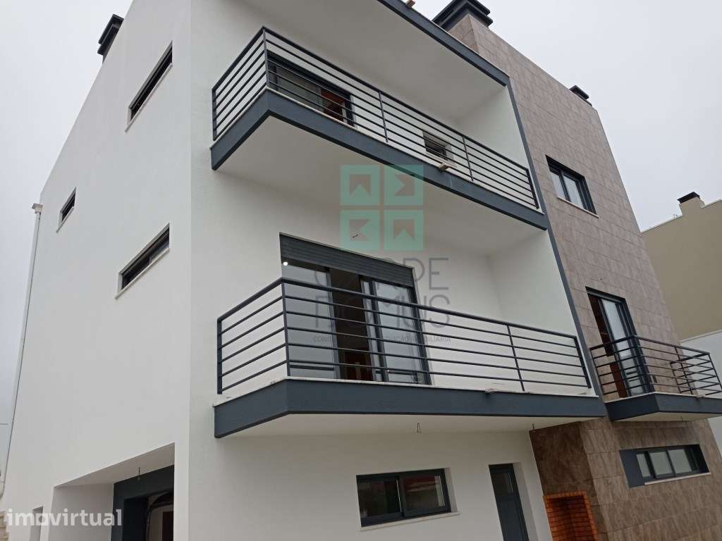 Moradia T5 - Totalmente renovada, no Feijó, Almada - Grande imagem: 4/40
