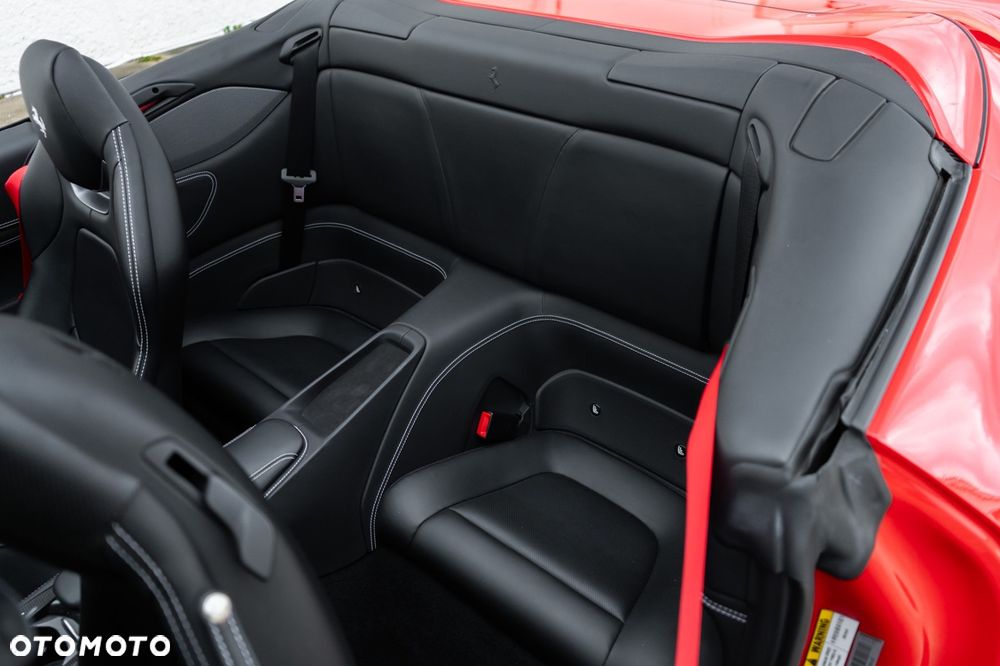 Ferrari Portofino - 17
