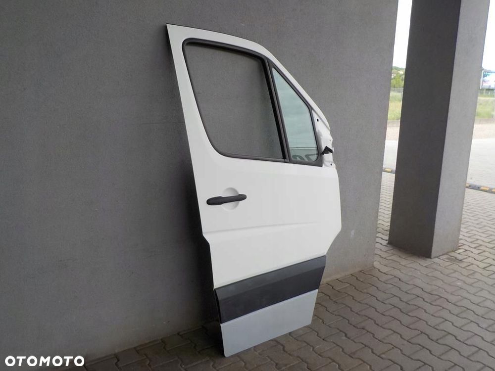 VW CRAFTER SPRINTER 906 DRZWI PRAWE PRZÓD PASAŻERA - 2
